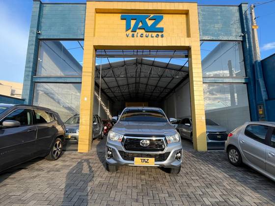 TOYOTA HILUX 2.8 SRV 4X4 CD 16V DIESEL 4P AUTOMÁTICO TOYOTA HILUX 2.8 SRV 4X4 CD 16V DIESEL 4P AUTOMÁTICO